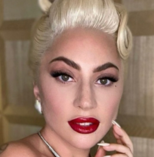 Lady Gaga revelou que usa os famosos cupons de descontos para compras no mercado, comuns nos Estados Unidos. (Foto: Instagram)