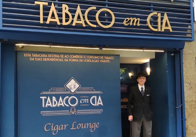 Tabacaria em Cia resgata o glamour do estilo do art deco dos anos 20 em Copacabana