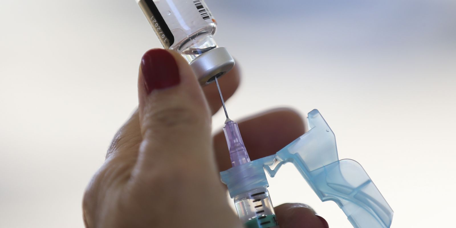 Covid-19: só 11% das crianças até 5 anos tomaram duas doses da vacina