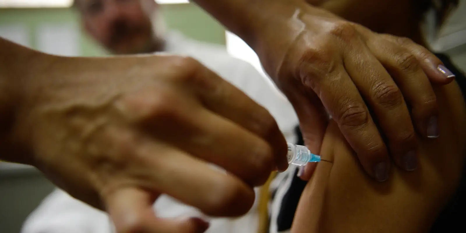 Capital paulista amplia vacinação contra HPV para jovens até 19 anos